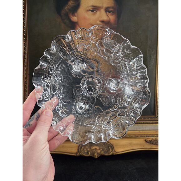 Vintage L.G. Wright 3-Footed Roses Scrolls Bowl 7.75" Pressed Glass Mid Century - Picture 4 of 8